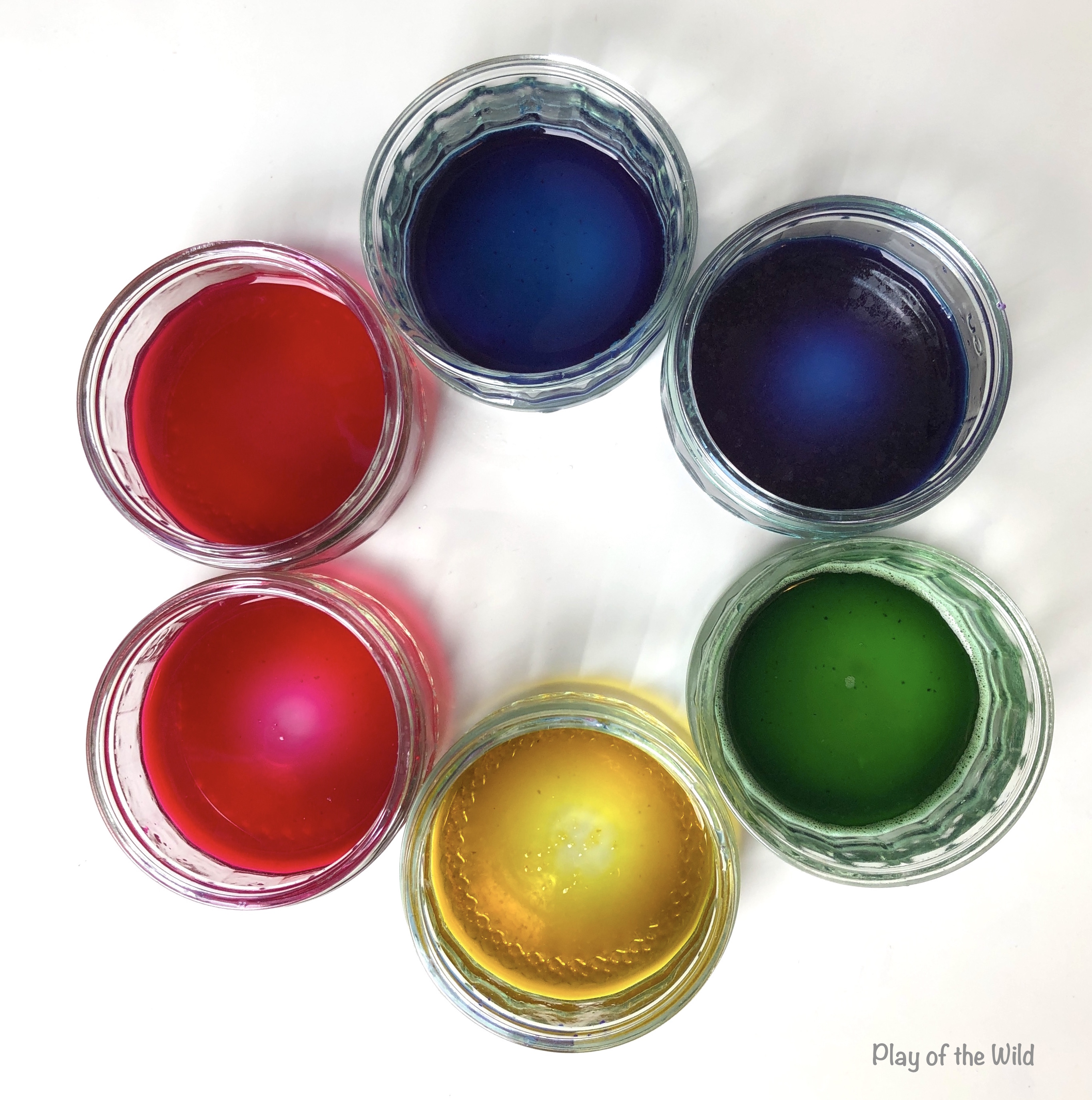 cabbage juice with different pH substances