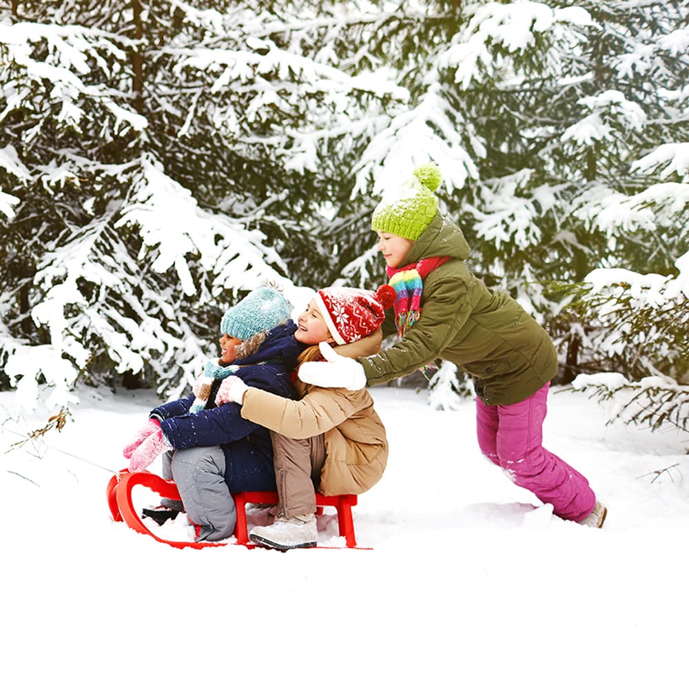 A collection of over 40 of our favorite kids winter outdoor play activities! | via barley & birch