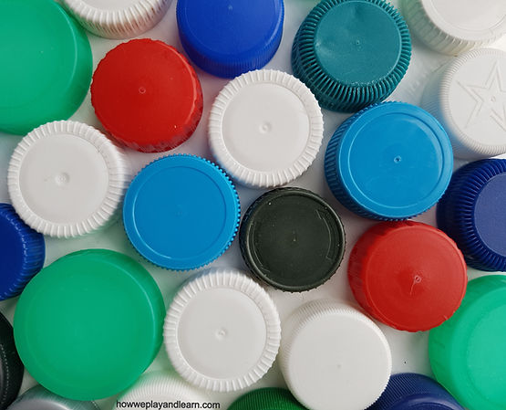 Plastic lids, loose parts