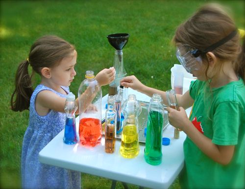 Love science but could not come up science activity ideas to do with kids? We have listed over 500 science activities for kids for each month of the year, with season themes and activities for kids from preschool kindergarten to high school. Great STEM resource for science class at school or homeschool or after school activities at home. You can also plan your science camp using these resources.